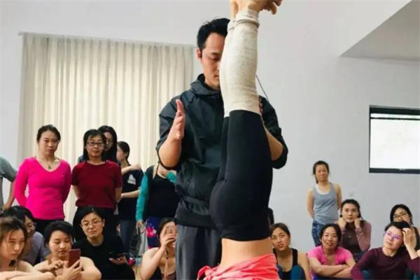 邱源瑜伽
