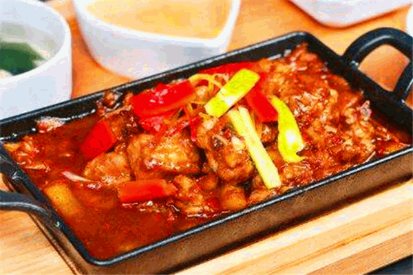 泰烧烤鱼拌饭加盟