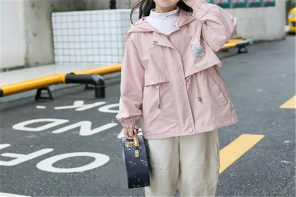 大耳朵图图服装加盟