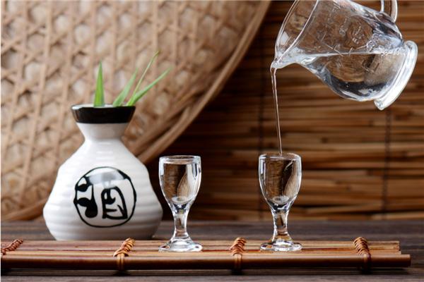 酒林白酒