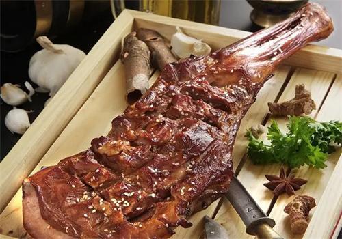 草原牧人烤羊腿
