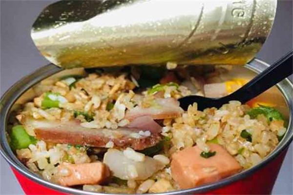 f饭主播易拉罐炒饭