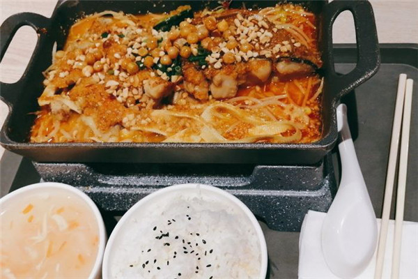 喵小鱼烤鱼饭加盟