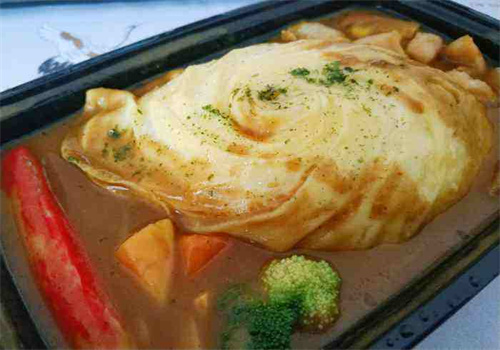 仄奈日式咖喱蛋包饭