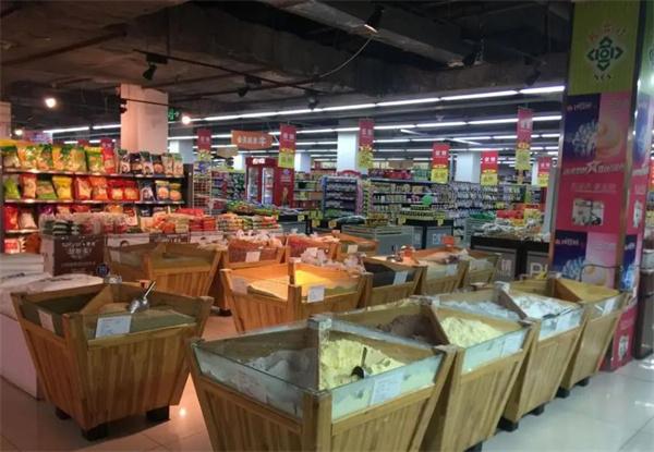 丹尼斯全日鲜便利店