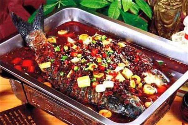 申大嘴特色瓦缸烤鱼