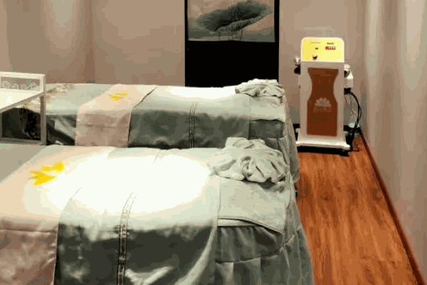 中艾堂艾灸养生馆