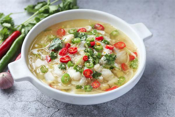 龙小俐酸菜鱼