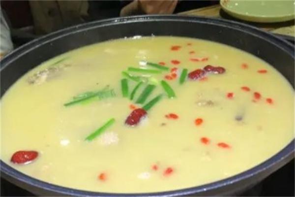 苗韵竹荪鹅汤锅