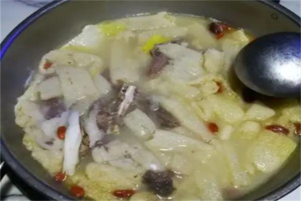 苗韵竹荪鹅汤锅