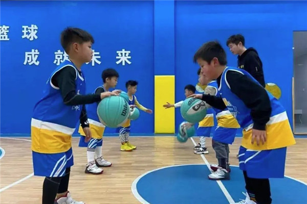 ebc精英篮球青少年培训俱乐部