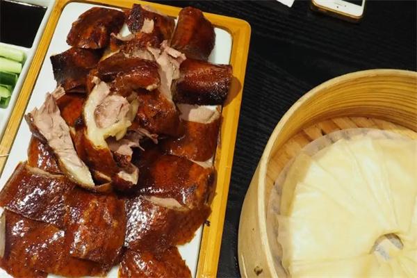王浩儿纪六娘熟食加盟
