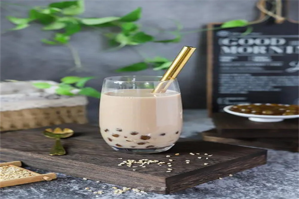 杨小田奶茶便利店