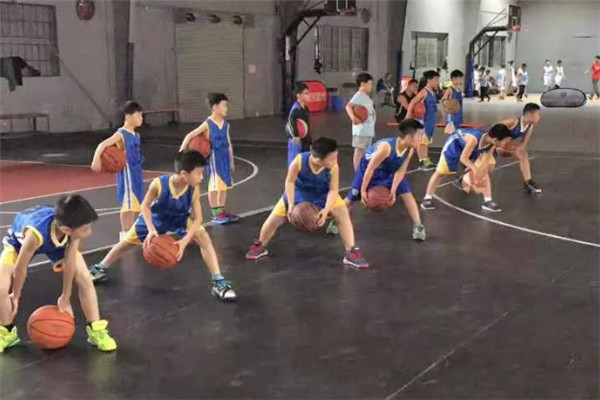 Go PLAY 青少儿篮球教育