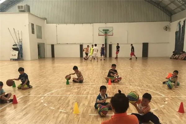 ebc精英篮球青少年培训俱乐部