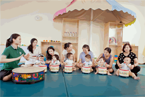 Montessori萌薪儿童教育中心