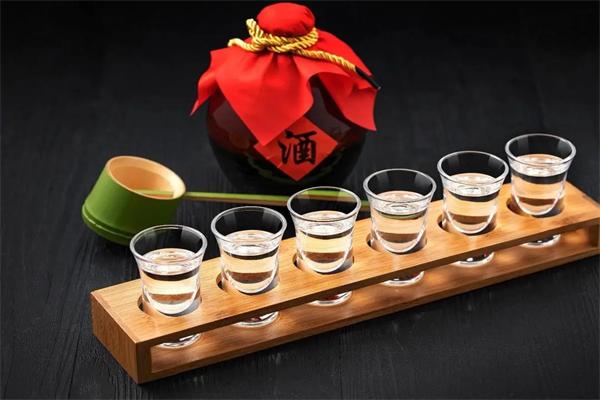 鑫基酒行