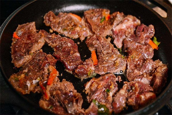 鼎炎牛地摊烤牛肉
