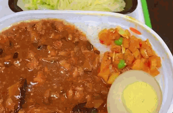 左耳知现烤焖汁饭费多少?