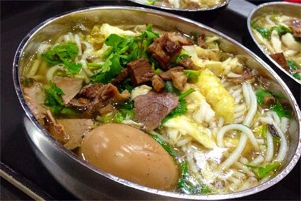 飞碗牛肉粉