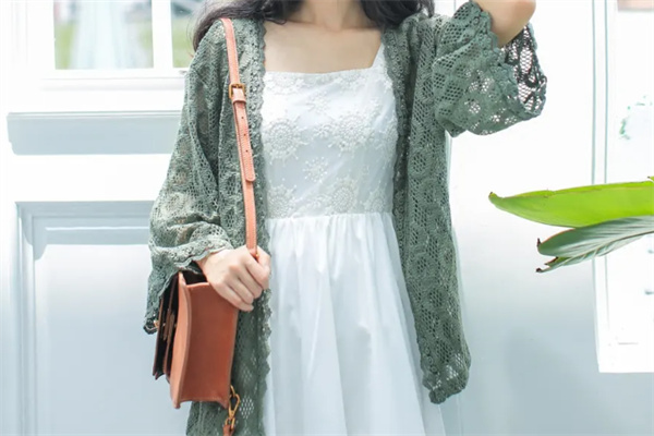 小镇姗姗女装加盟