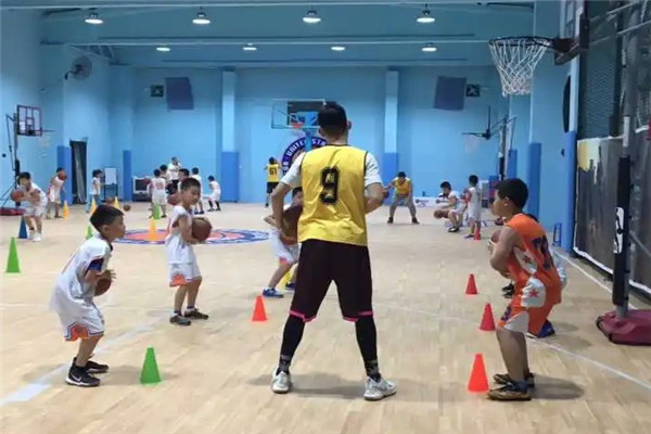 辰星青少年篮球培训俱乐部