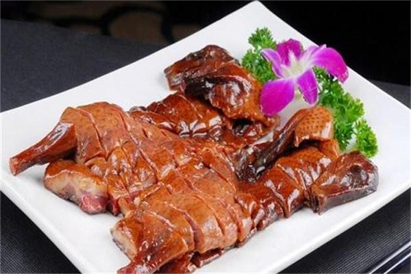 王义博酱香鸭