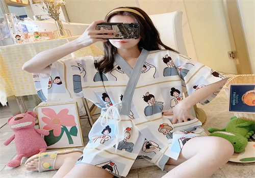 豪天世家服饰
