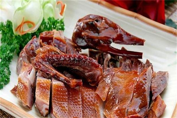 王义博酱香鸭