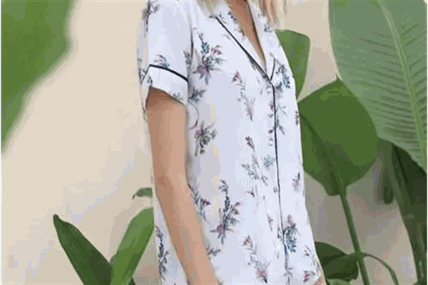 蜜诺服饰
