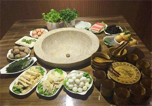 草帽石锅鱼火锅