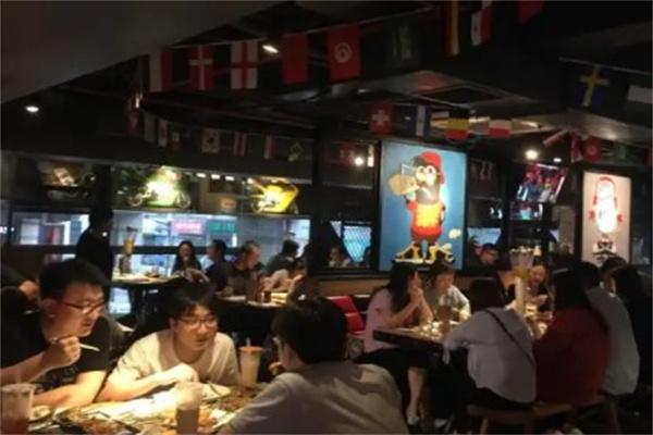 十三叔烧烤啤酒吧