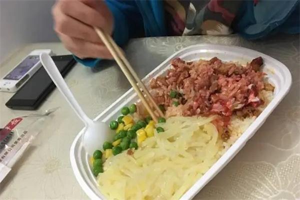 上井肉肉拌饭