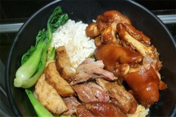 卤小迈猪脚饭加盟