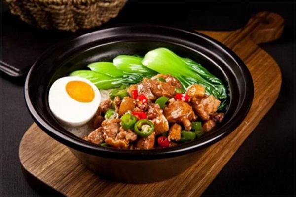 牛物煲仔饭