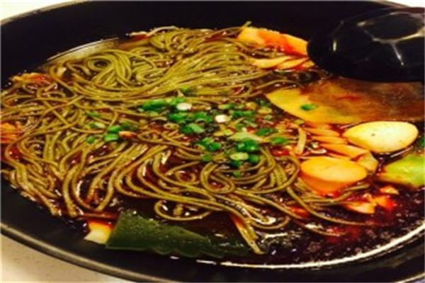 妆房子麻辣烫
