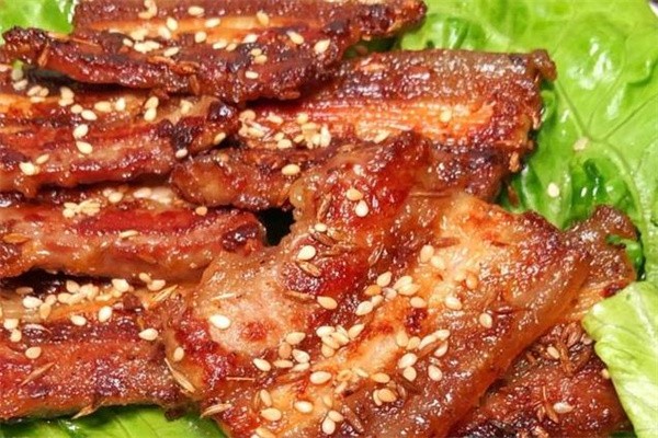 石头烤五花肉
