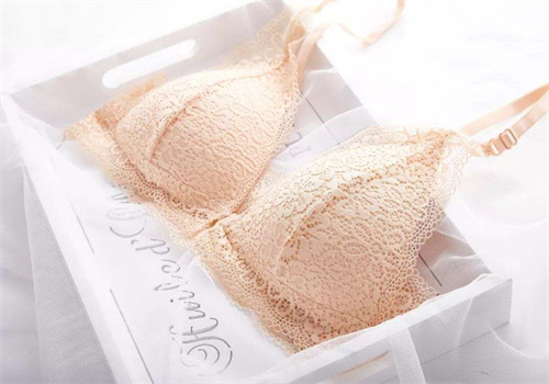 莱特妮丝服饰