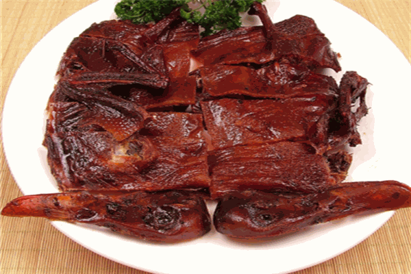 何记周黑鸭