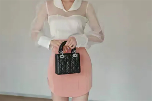 安之若素女装