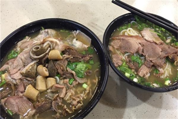 小羊下山汤锅羊肉粉