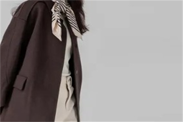 诗瑶服饰