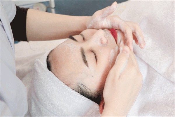 迁善美美容