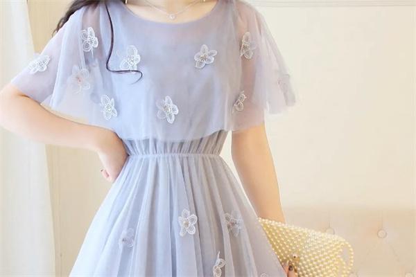 英奈儿服饰