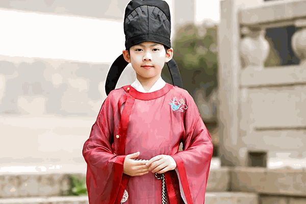 十三余汉服