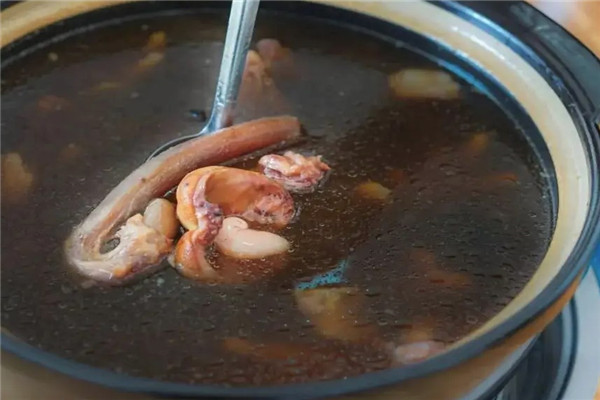 一品牛鞭汤煲仔饭