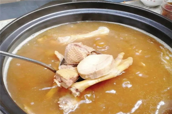 一品牛鞭汤煲仔饭