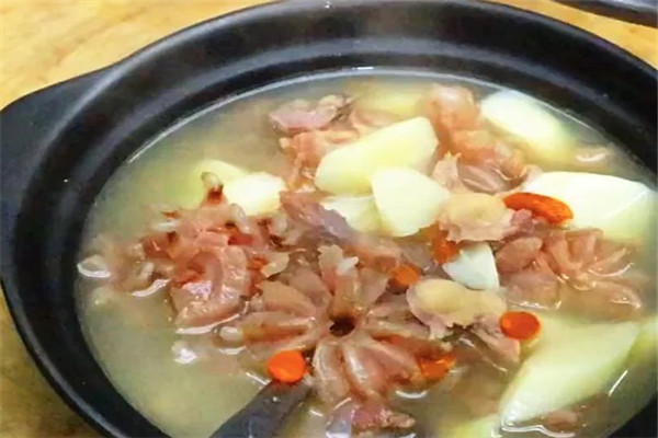 一品牛鞭汤煲仔饭