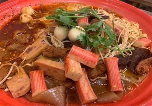 总财秤盘麻辣烫