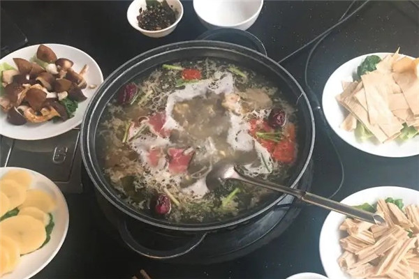 赤水黑豆花山野菜火锅